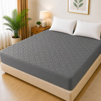 Ultrasonic Quilted Waterproof Mattress Protector – Joint-Free Fitted Cover (King Size) - Black